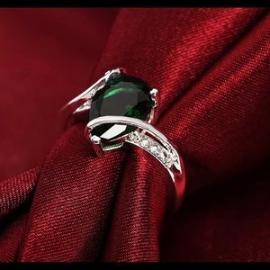 925 Silver Stamped Enchanting Emerald Ring Size 6